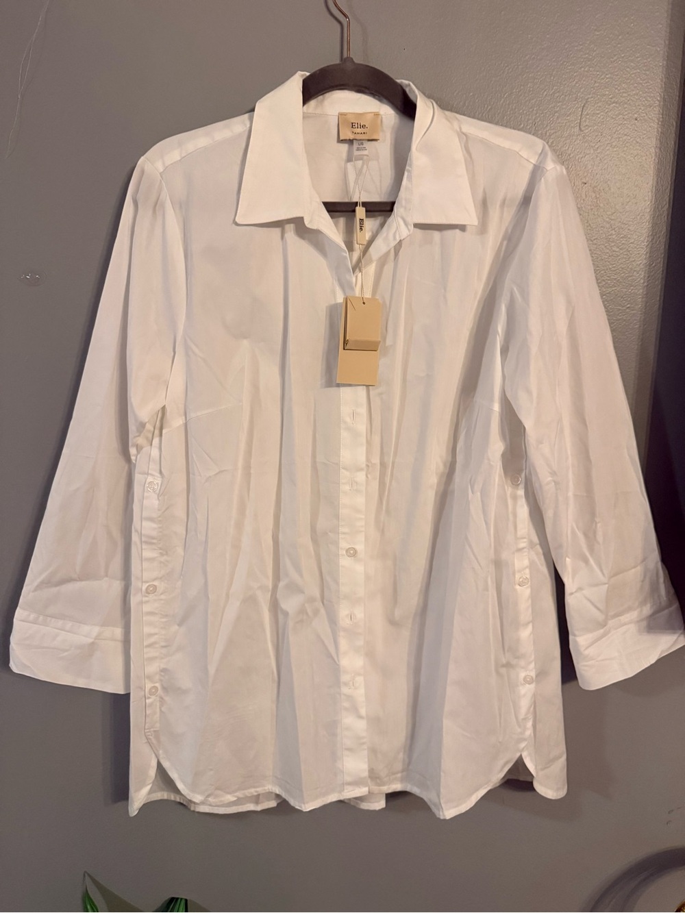 Tahari White Casual Button-Down Shirt